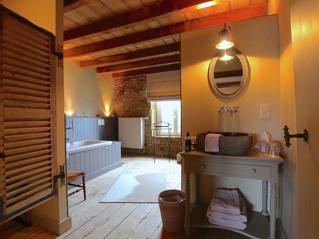 Unique Holiday Home In Virton With Jacuzzi Latour Buitenkant foto
